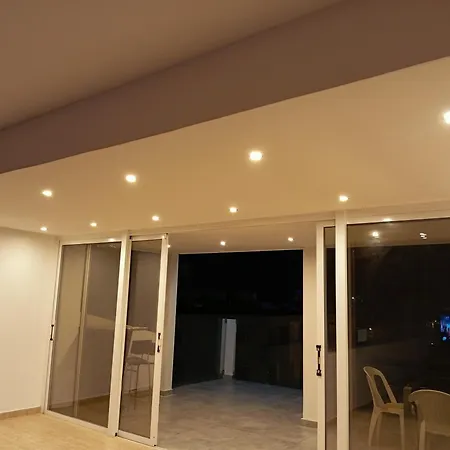Freminore Sky Aprtments 아파트 아이아 나파