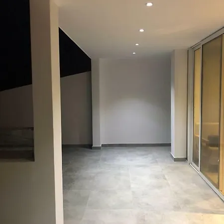 Freminore Sky Aprtments דירה איה נאפה
